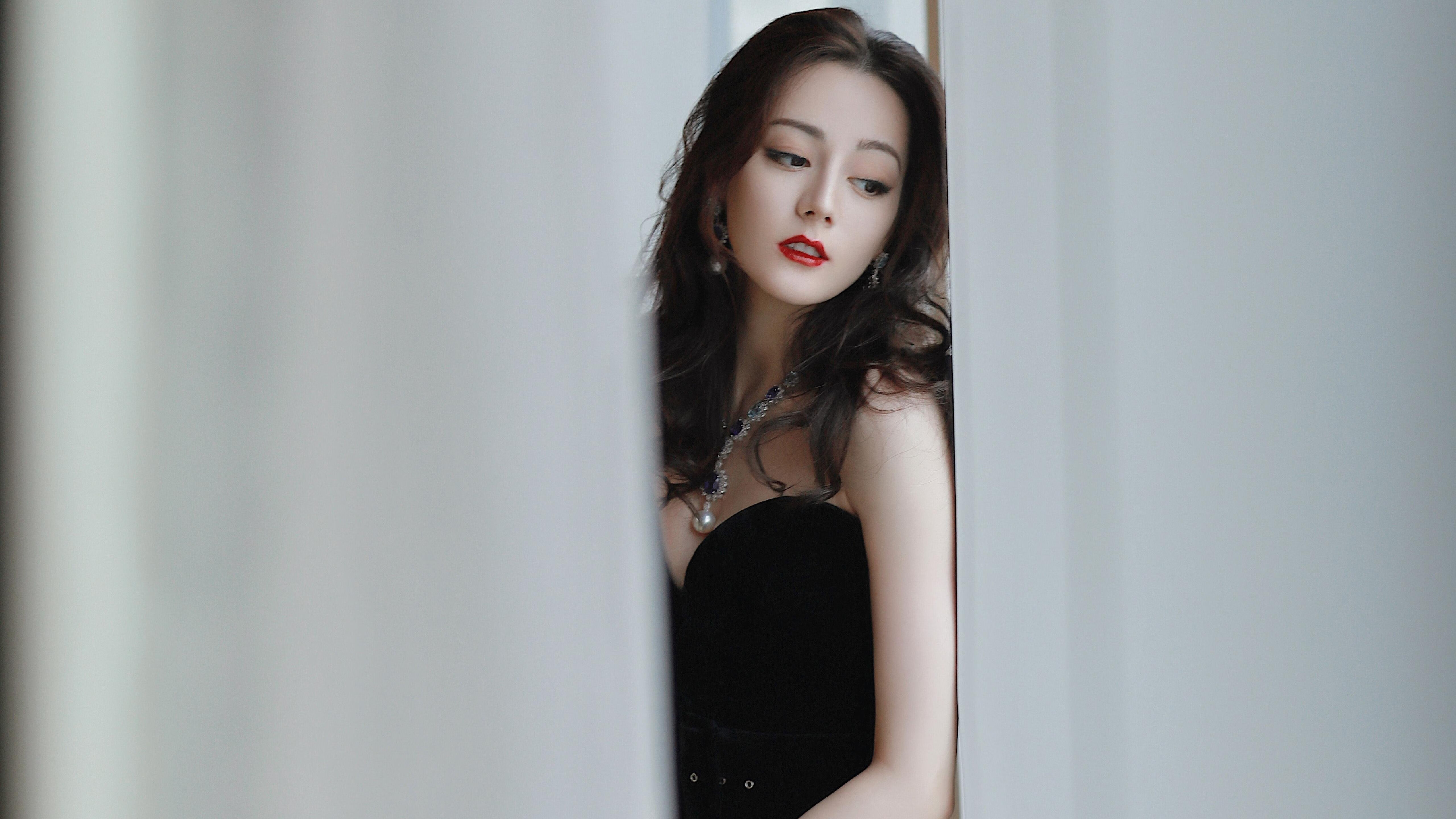 激烈交锋:双方拼尽全力,留下一场经典战役!,激烈冲突