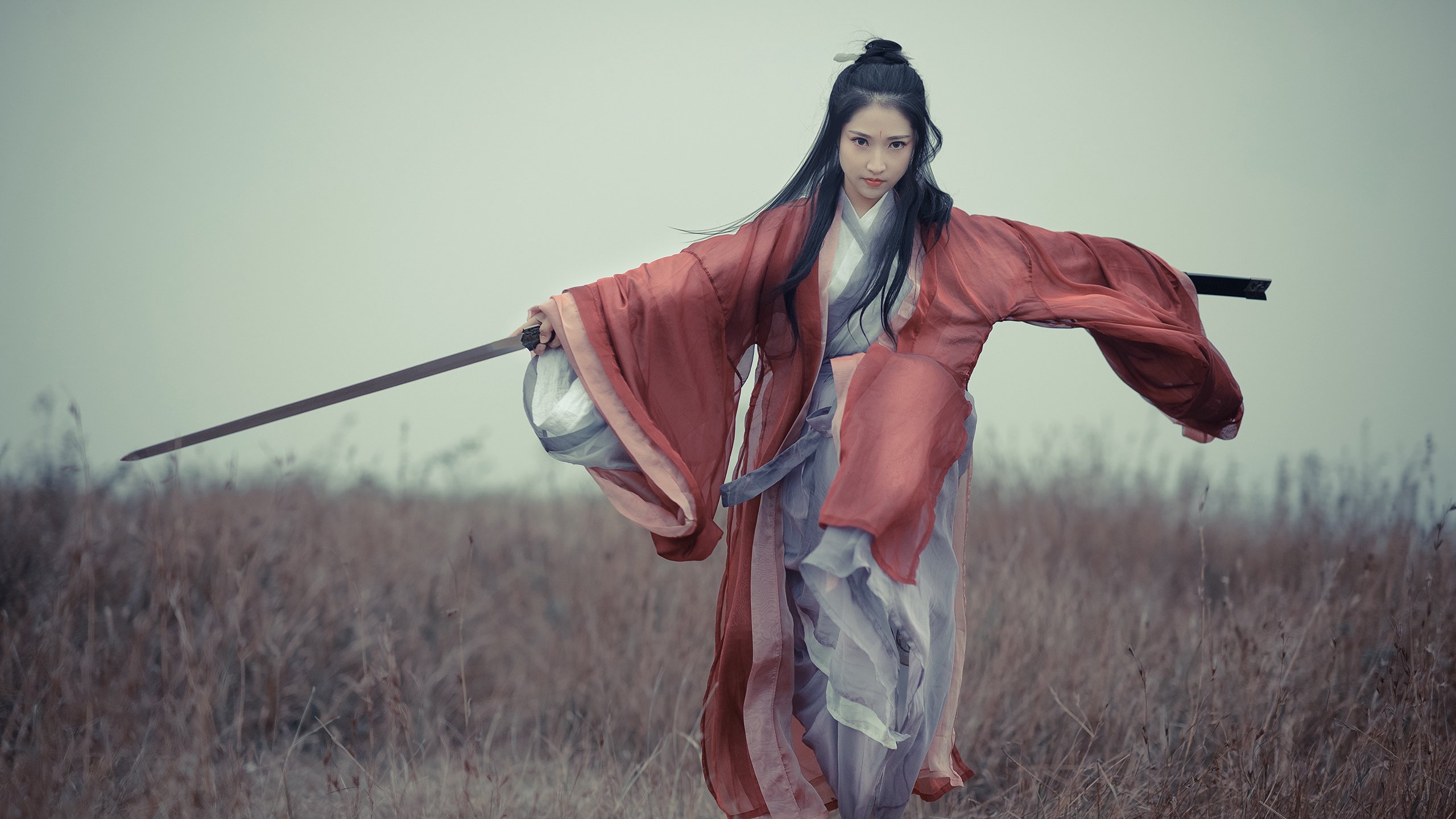 KAIYUNAPP-马刺与军队联合办球员训练营，开展纪律教育合作，马刺团队配合集锦