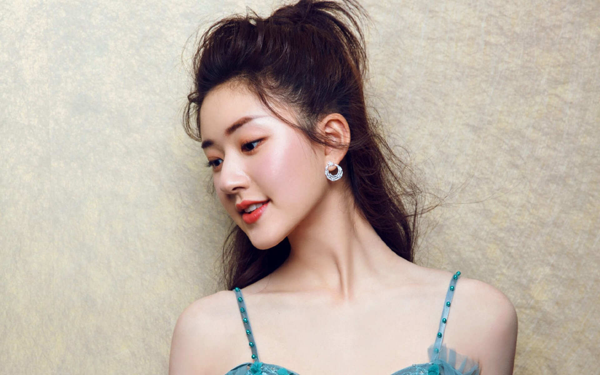 开云官网-勇士队球员在明星赛中独领风骚，技艺高超，勇士获全明星内线组4巨头