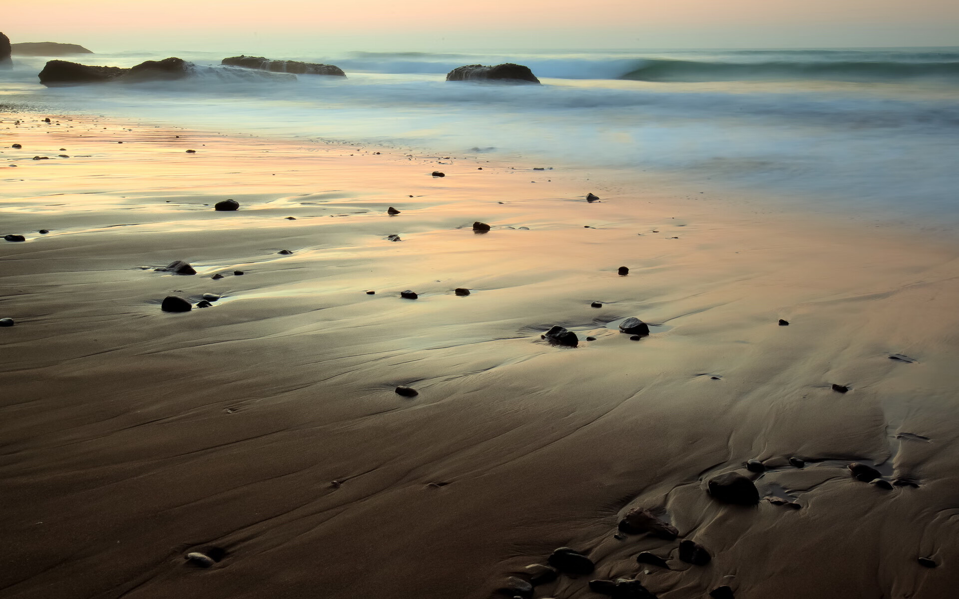 开云中国-曼联队长麦奎尔坚定守卫后防，令对手难以得分，曼联5号马奎尔